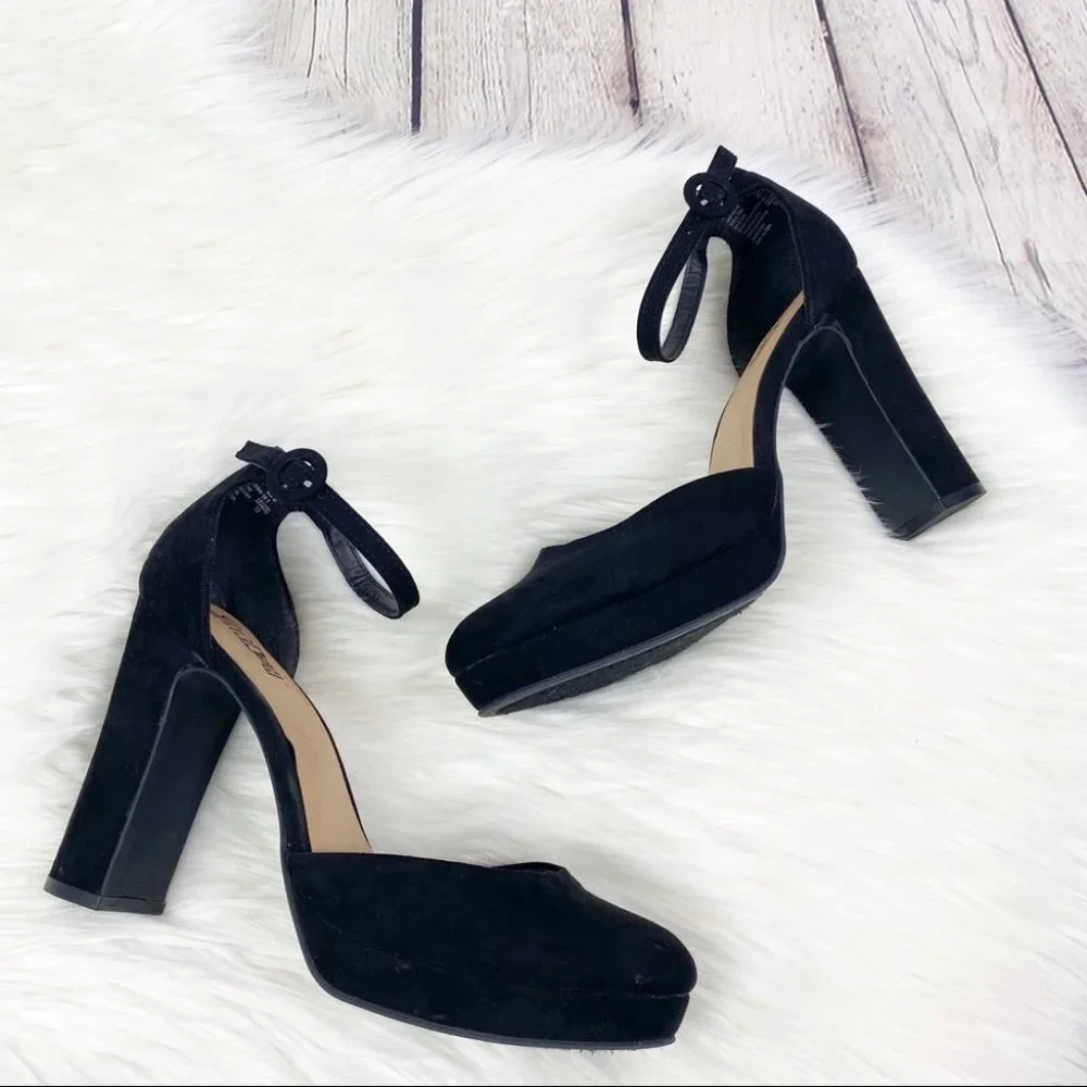 Brash Houston Black Platform Sandals Sz 10 Suede